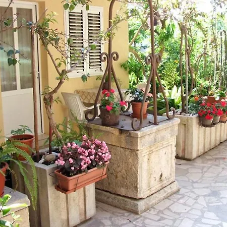 Apartments By The Sea Orebic, Peljesac - 275 Apartment